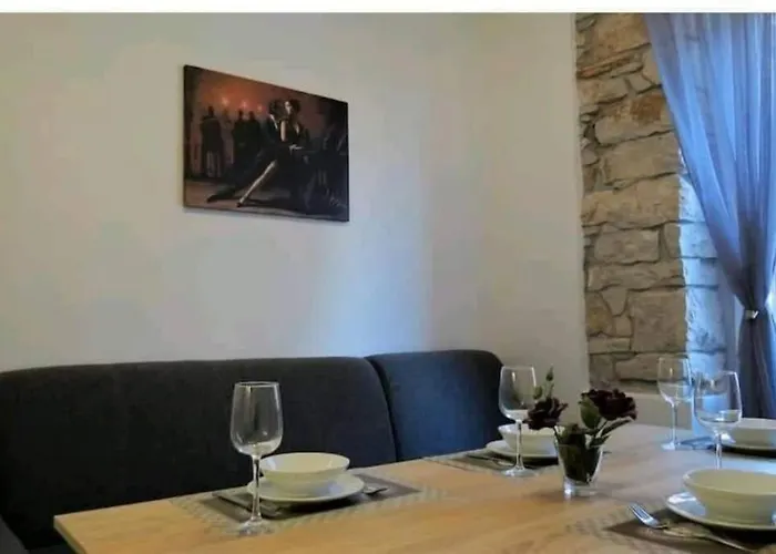 Colloseum View From The 아파트 풀라