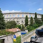 Colloseum View From The Lägenhet Pula
